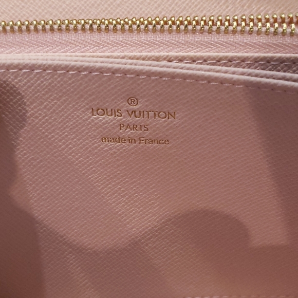 LV Momogram - Picture 3 of 4